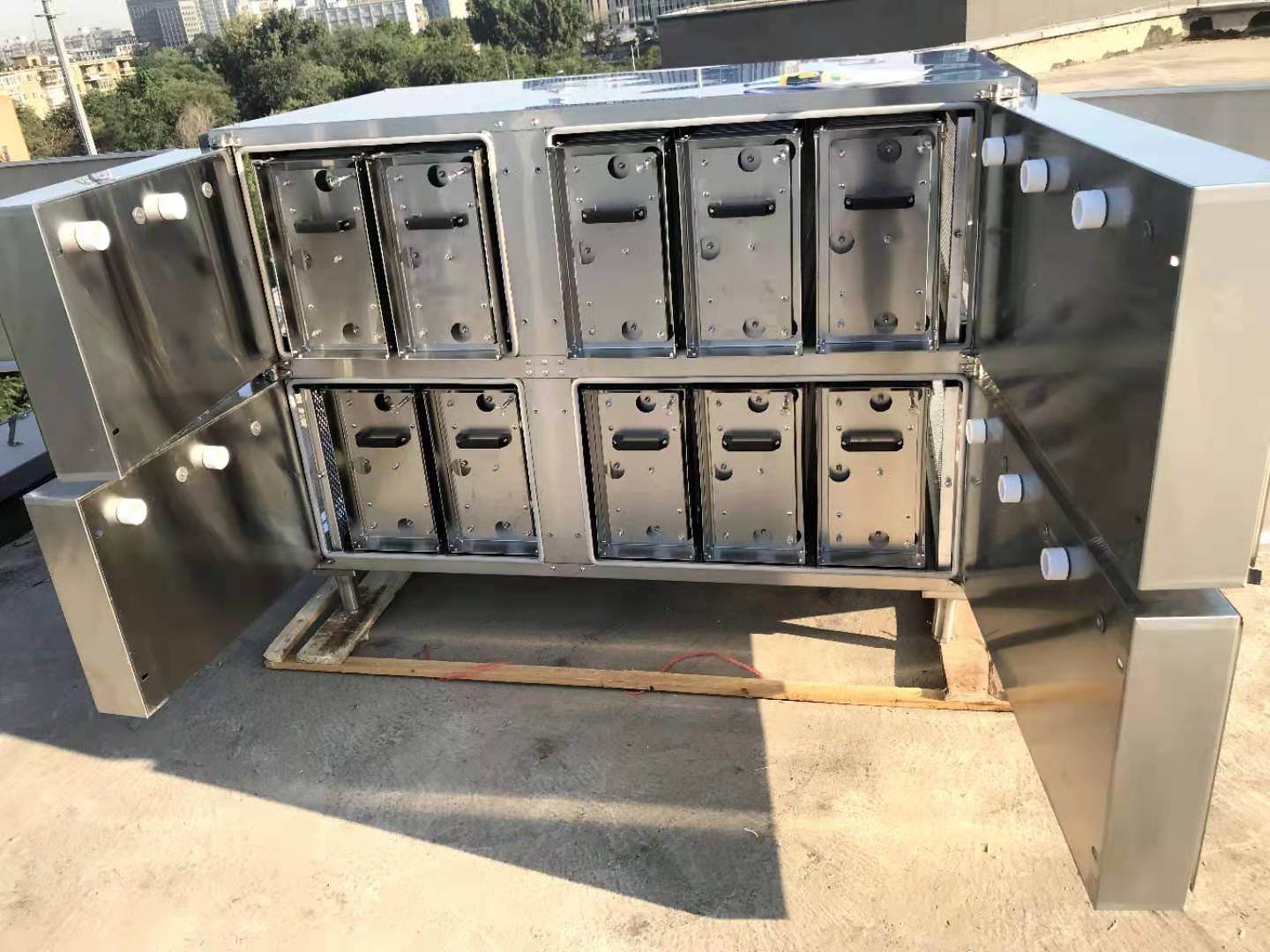 廚房設備維修保養,油煙管道清洗,大型油煙機清洗,煙道清洗,廚房清洗,油煙凈化器改造安裝